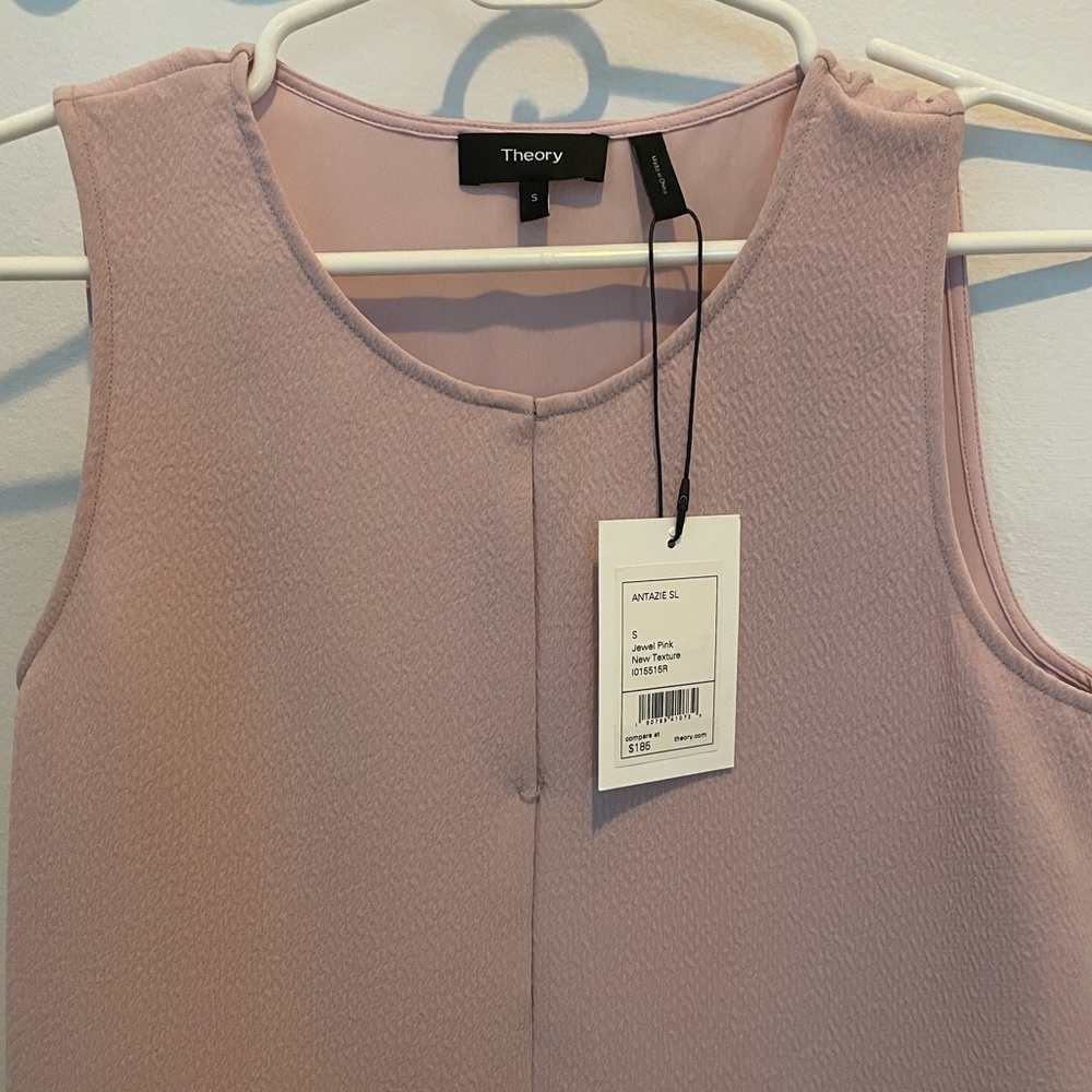 NWT. Theory Antazie SL Pink Texture Top. Size Small.